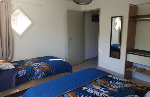 GITE BAS-EN-BASSET, HAUTE-LOIRE, MAISON et JARDIN ATYPIQUE PLEINE NATURE - Foto 14