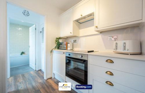 Stylish 2 BR Townhouse By StirkMartin Stays Short Lets & Serviced Accommodation Cardiff With Free Parking & Sleeps5 - Foto 13