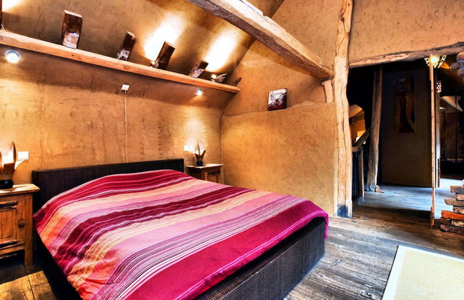 Relaxing Retreat Near Forests - Photo 6