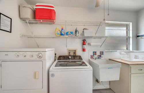 Heated Pool and 4-in-1 Grill Spring Hill Haven! - Foto 18