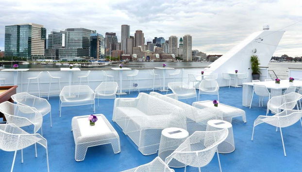 Terraza en la cubierta del barco