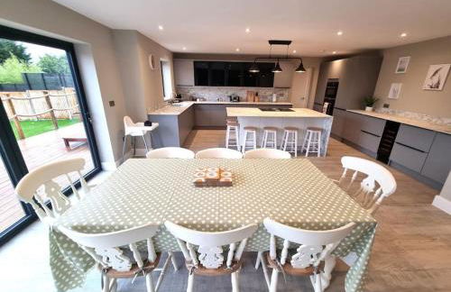 Brand New, Stunning Beachside House - Foto 35