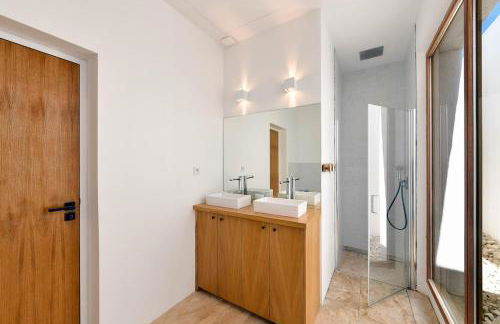 Beautiful villa and pool with sea view - Foto 29