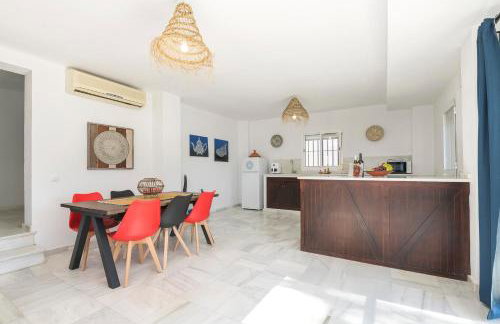 Preciosa Casa con Jardin y Piscina Privada en el Puerto de santaMaria - Photo 7