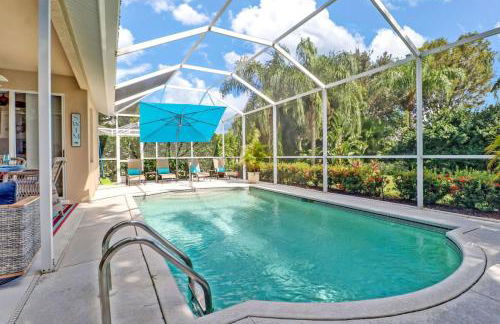 Sunshine days Stunning pool home. Gated community - Photo 3