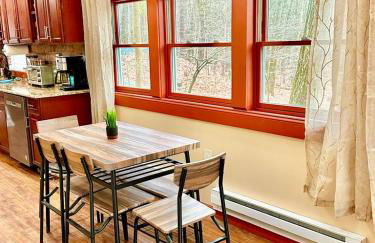 Chic Chalet River Views & Access - Foto 52