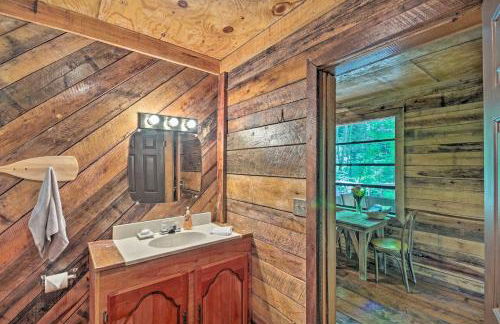 Creekside Cabin with Deck in Pisgah Forest! - Foto 12