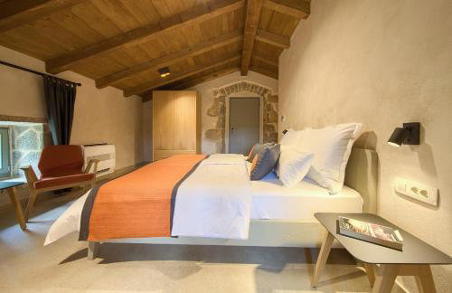 Luxury Jerini Estate - Photo 66