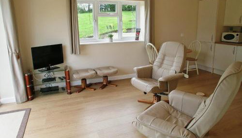 Coombehayes Lodge - Photo 2