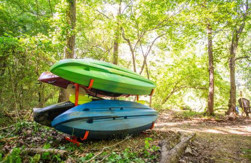 Private Riverfront Cabin, Kayaks, Ping Pong, Gym - Foto 4