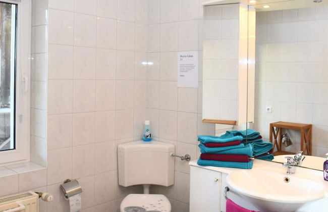 Serene Holiday Home in Naumburg near River - Foto 18