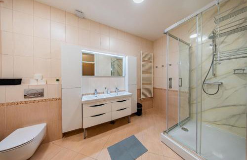 Zagreb 265 & 266 - 3 Bedroom Apartment & 2 Bedroom Apartment - City Centre - Flexible Keybox Entry - Monthly Rent - Modern - Photo 24