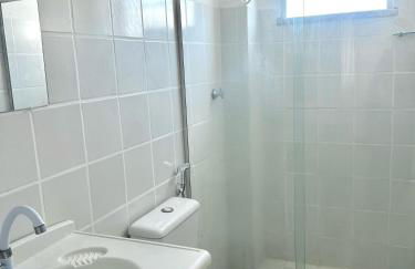 Apto charmoso, com ar, localização privilegiada - Foto 12