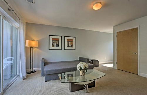 LoHi Apartment with Patio 1 Mi to Downtown Denver! - Foto 5