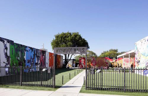 5BR HotTubPoolTableMiniGolf 7 min to Wynwood - Foto 63