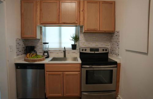 Near Brickell, Beach & Port 10min, Style & Comfort - Photo 25