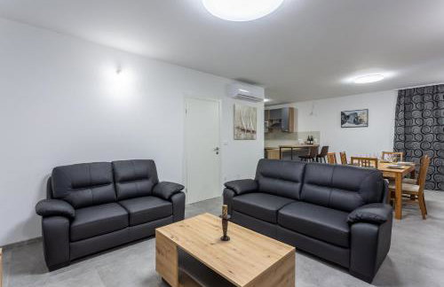 Secluded house - guaranteed privacy - heated pool - Photo 27