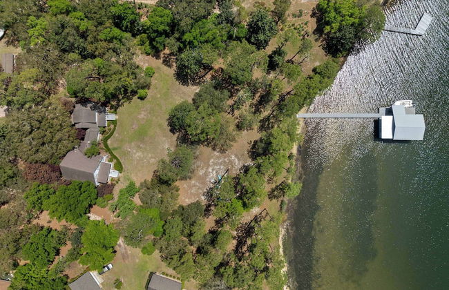 Secluded Waterfront Retreat for 23 Dock, Pets OK - Foto 62