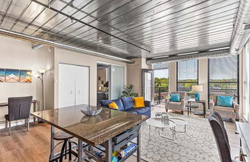 Downtown Ann Arbor 2 King Bed Balcony Apartment - Foto 2