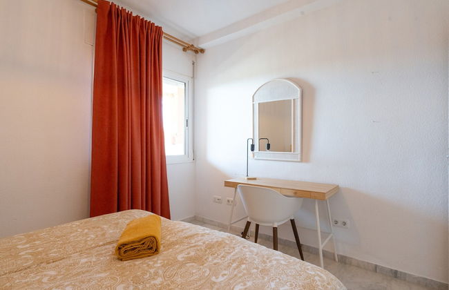 Modern Marbella Getaway - Photo 4