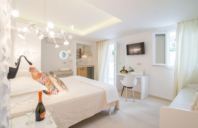 Spiros Hotel - Photo 26