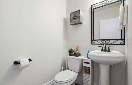 Private Family Home with Hot Tub - Foto 27