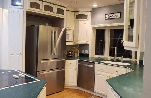 Cozy Home for Family & Friends Gathering - Foto 6