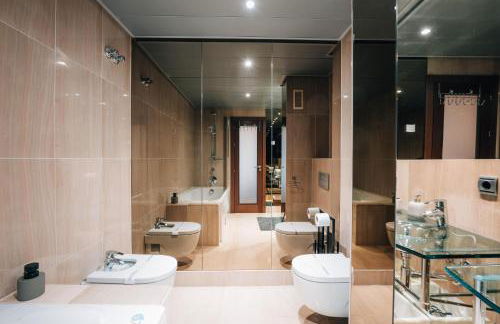 Luxury 2 bedrooms, Private Heated Pool - EHHouse - Photo 21