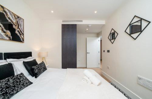Modern- Battersea Power Station 2-Bed Apartment with Balcony - Foto 10