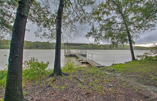 Waterfront Lake Dardanelle Home with Dock and Fire Pit - Foto 34