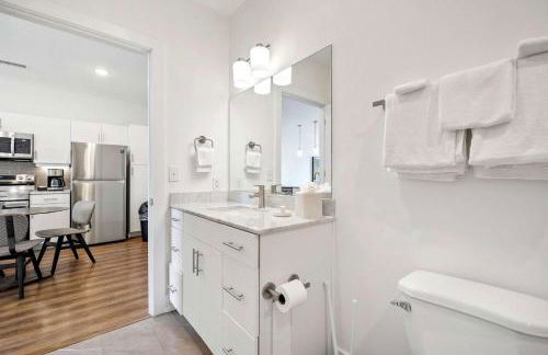 Modern 1B1B Apartment with Private Balcony - 7 - Foto 17