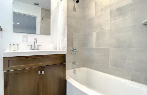 Luxe 6 Bed Heated Pool Villa I 5 min to Beach I BBQ - Foto 77