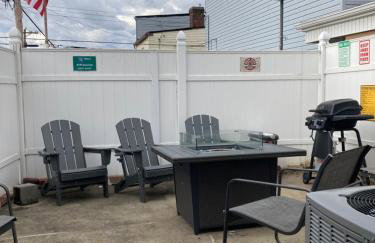 ENTIRE Big Home Close To Events - 2 Family Rooms - Kid Friendly - Private Patio & Firepit - Foto 42