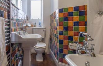 Beautiful, traditional 2 bed flat w free parking - Pass the Keys - Photo 6