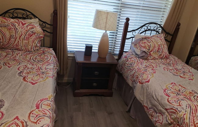 10 miles to Disney World, 2 pools, fitness room, WiFi, balcony, washer, dryer, kitchen - Foto 7