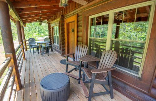 Cabin on the New River with Easy Steps to the River,Hot Tub, Fire Pit - Photo 2