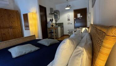 Studio Apartments Centro Storico Via Manno - Photo 2