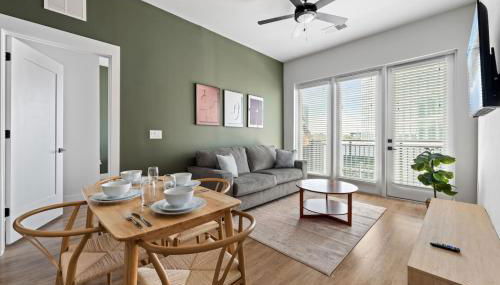 Huge Stylish Apartment in Newest Part of Tampa - Photo 3