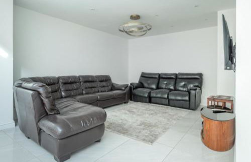 Spacious 4BR Home Garden & Office Space - Foto 13