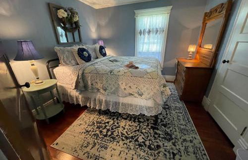 It's A Wonderful Life - Main St Penn Yan - Walk to Shops & Dining - Hot Tub - Pets OK - Seneca & Keuka Lake - Foto 30