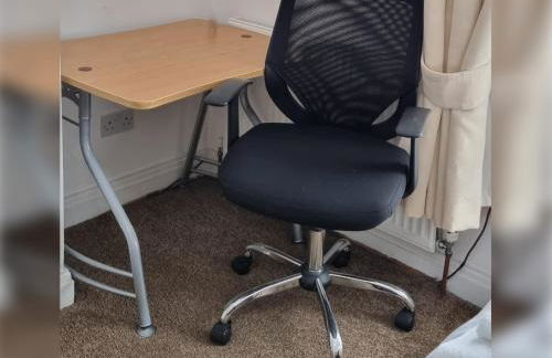 Spacious Apartment Near Rochdale Centre Train Tram Bus Free Parking Fast Wi-Fi - Foto 10