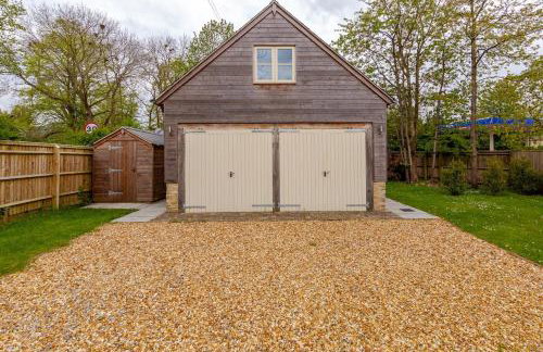 Idyllic village, gateway to the Cotswolds, nr pub - Photo 25