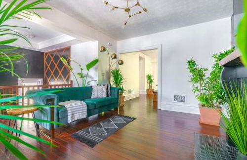 Jungle House Columbus Short North Downtown Free Parking - Steps to Convention Center & Nationwide Arena - 2BR Luxury Home - Sleeps 8 - Over 5,800 Five Star Stays - Foto 21