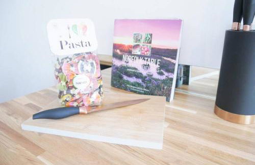 The Croft a lovely town house in the centre of Holt with free PARKING for two cars - Photo 38