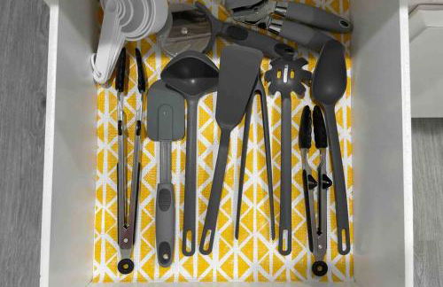 Entire Modern House with King bed & 65inTV - Foto 23