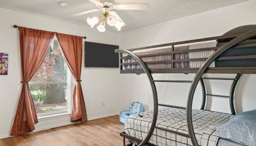 DFW 3BR Luxury Family Escape with Pool and Game Room - Foto 4