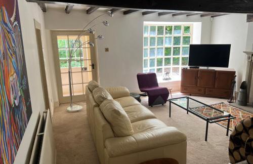 Richmond Hill Cottages, Exclusive 6 bedroom Farm House, Markington with heated pool - Photo 26