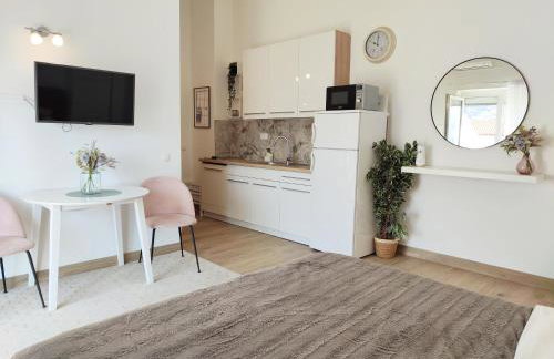 King's Apartment - Photo 6