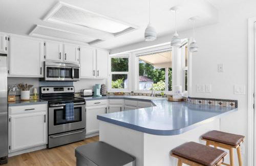 Stylish Renovation, Perfect for Families & Pets, Garage Parking, Sleeps 10 - Foto 34