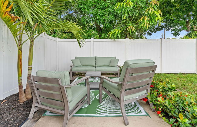 Arthaus- Fully Stocked Kitchen and Fenced Yard - Foto 27